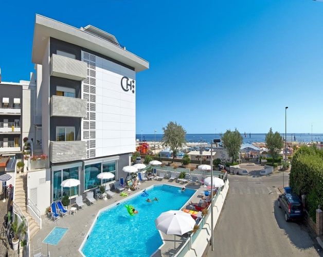 Club Hotel Image one
