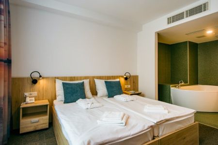https://www.swimtours.com/at/media/catalog/product/cache/da432fc9ee79dfca32e073c2235ab4d7/s/c/schwimmtrainingslager_hotel_akademia2.jpg