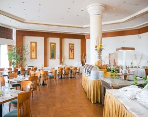 Ramada Plaza Thraki Image two