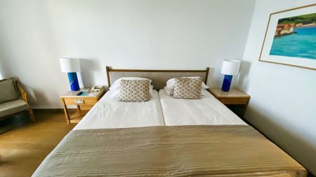 https://www.swimtours.com/ch/media/catalog/product/cache/da432fc9ee79dfca32e073c2235ab4d7/s/c/schwimmtrainingslager_coral_beach4.jpg