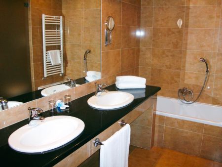 https://www.swimtours.com/ch/media/catalog/product/cache/da432fc9ee79dfca32e073c2235ab4d7/s/c/schwimmtrainingslager_geovillage_resort6.jpg