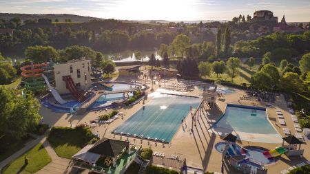 https://www.swimtours.com/ch/media/catalog/product/cache/da432fc9ee79dfca32e073c2235ab4d7/s/c/schwimmtrainingslager_grand_hotel_ptuj2_1.jpg