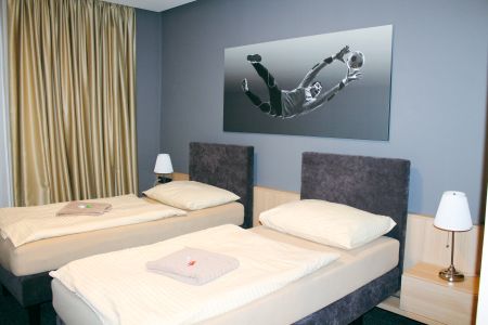 https://www.swimtours.com/ch/media/catalog/product/cache/da432fc9ee79dfca32e073c2235ab4d7/s/c/schwimmtrainingslager_hotel_otavarena2.jpg
