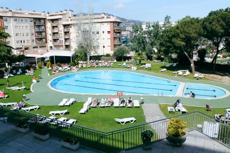 https://www.swimtours.com/ch/media/catalog/product/cache/da432fc9ee79dfca32e073c2235ab4d7/s/c/schwimmtrainingslager_hotel_samba2.jpg