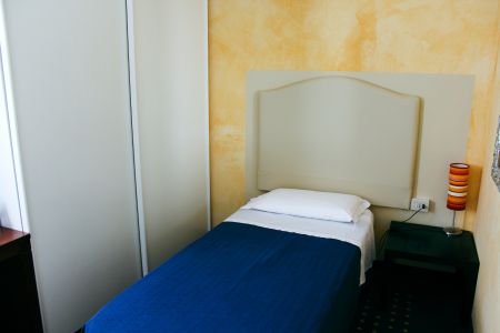 https://www.swimtours.com/ch/media/catalog/product/cache/da432fc9ee79dfca32e073c2235ab4d7/s/c/schwimmtrainingslager_hotel_villa_maria4.jpg