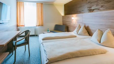 https://www.swimtours.com/ch/media/catalog/product/cache/da432fc9ee79dfca32e073c2235ab4d7/s/c/schwimmtrainingslager_sporthotel_kapfenberg2_1.jpg