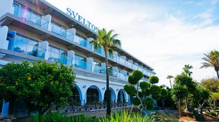 https://www.swimtours.com/ch/media/catalog/product/cache/da432fc9ee79dfca32e073c2235ab4d7/s/c/schwimmtrainingslager_sveltos_hotel.jpg