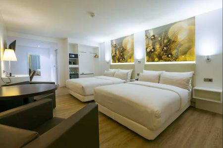 https://www.swimtours.com/ch/media/catalog/product/cache/da432fc9ee79dfca32e073c2235ab4d7/t/h/the_taste_hotel_swimtours_7_.jpg