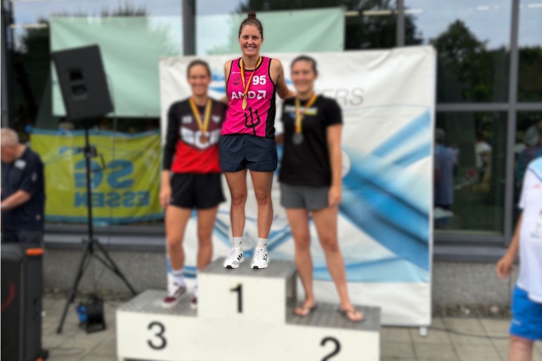 Fünf deutsche Meistertitel: SWIMTOURS Mitarbeiterin Karina Sommer überzeugt in Gera