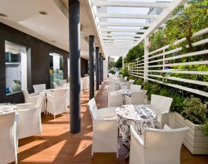 Club Hotel Image four