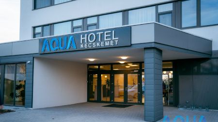 https://www.swimtours.com/de/media/catalog/product/cache/da432fc9ee79dfca32e073c2235ab4d7/s/c/schwimmtrainingslager_hotel_aqua.jpg
