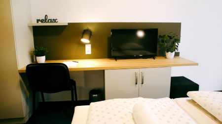 https://www.swimtours.com/de/media/catalog/product/cache/da432fc9ee79dfca32e073c2235ab4d7/s/c/schwimmtrainingslager_hotel_aqua3.jpg