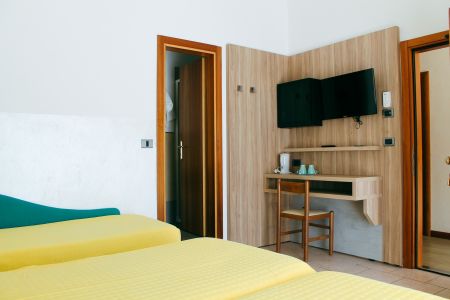 https://www.swimtours.com/de/media/catalog/product/cache/da432fc9ee79dfca32e073c2235ab4d7/s/c/schwimmtrainingslager_hotel_giulietta_romeo6.jpg