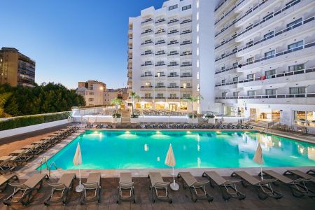 https://www.swimtours.com/de/media/catalog/product/cache/da432fc9ee79dfca32e073c2235ab4d7/s/c/schwimmtrainingslager_hotel_griego_mar16.jpg