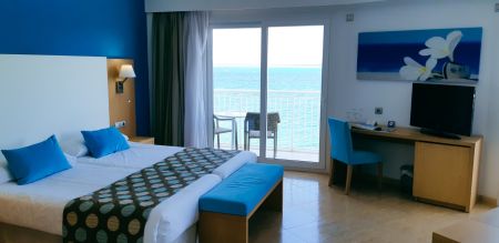 https://www.swimtours.com/de/media/catalog/product/cache/da432fc9ee79dfca32e073c2235ab4d7/s/c/schwimmtrainingslager_hotel_marques3.jpg