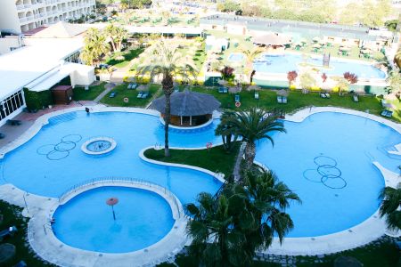https://www.swimtours.com/de/media/catalog/product/cache/da432fc9ee79dfca32e073c2235ab4d7/s/c/schwimmtrainingslager_hotel_olympic_garden5.jpg