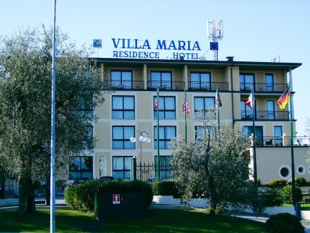 https://www.swimtours.com/de/media/catalog/product/cache/da432fc9ee79dfca32e073c2235ab4d7/s/c/schwimmtrainingslager_hotel_villa_maria.jpg