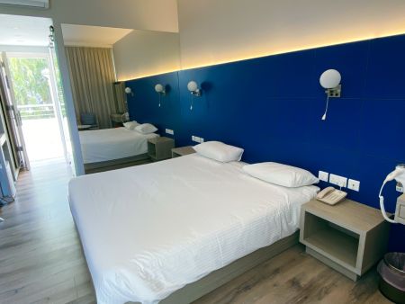 https://www.swimtours.com/de/media/catalog/product/cache/da432fc9ee79dfca32e073c2235ab4d7/s/c/schwimmtrainingslager_park_beach_hotel3.jpg